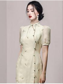 Temperament V-neck ruffled lantern sleeves waist slim print dress