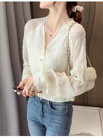 Vintage style lace bottoming shirt for women
