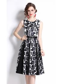 Jacquard Sleeveless Round Neck Panel Fashion Print Dress