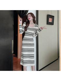 Winter new Fashion striped knitted square collar long sleeves matching temperament mid-length dress
