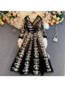 New ladies temperament embroidery flowers high-end dress 