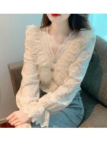 Korean style matching slim V-neck long sleeve lace shirt