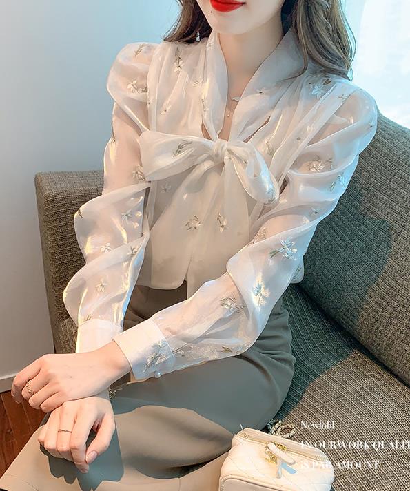 Embroidered bow collar puffed sleeves Blouse