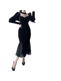 Vintage style slim velvet black dress
