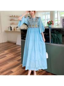 Vintage style Embroidered flared sleeves dress