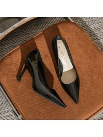 Simple style Matching patent-leather shallow mouth Heels