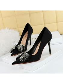 Fashion style Party wear Pointed Fashion High heels