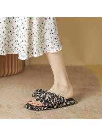 Summer fashion women wear soft soled Flat slipper
