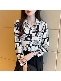 Korean style Retro fashion Printed Long sleeve blouse 