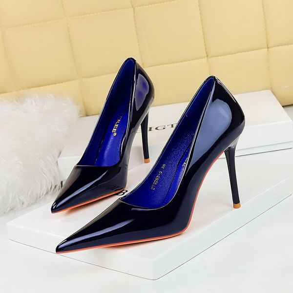 Fashion style Party shoes Pointed High heels Wedding shoes