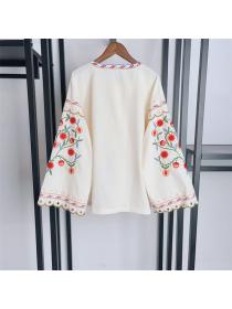 Vintage style Embroidery Lantern sleeve Round collar Blouse 