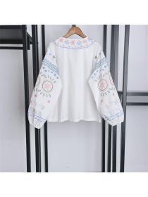 Vintage style Embroidery Puff sleeve Long sleeve blouse 