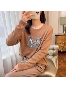 Embroidery round neck sweater for fall and winter knitted turtleneck top 